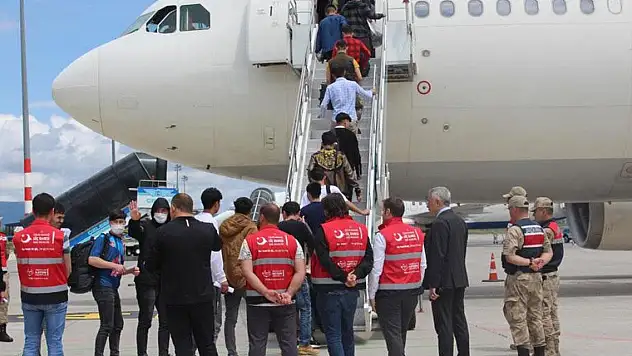 Sınır dışı edilen göçmen sayısı açıklandı