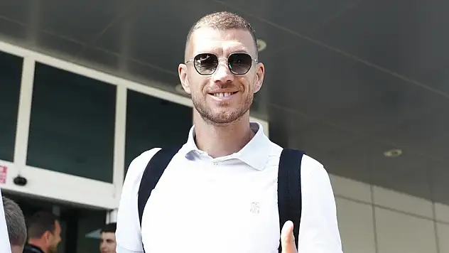 Fenerbahçe, Edin Dzeko transferini KAP'a bildirdi