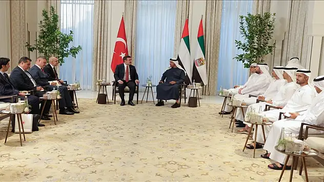 Cumhurbaşkanı Yardımcısı Yılmaz ve Bakan Şimşek'ten BAE'de önemli görüşme