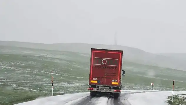 Sahara Geçidi'ne haziranda kar yağdı