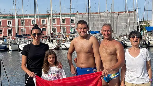 Otizmli yüzücü Tuna tarih yazdı