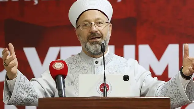 Diyanet İşleri Başkanı Erbaş, kutsal topraklara giden Türk hacı adaylarıyla görüştü