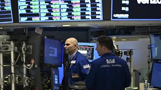 Küresel piyasalar haftaya düşük risk iştahıyla başladı