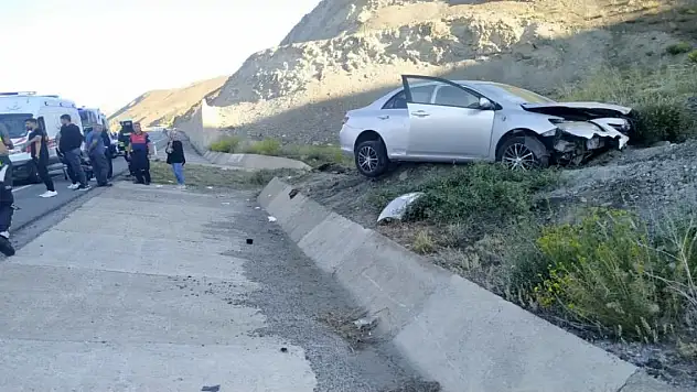 Erzincan'da trafik kazası, 1 kişi öldü, 3 kişi yaralandı
