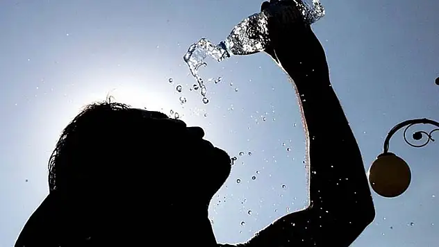 Avrupa ülkesinde sıcak hava dalgası... Termometreler 44 dereceyi gördü