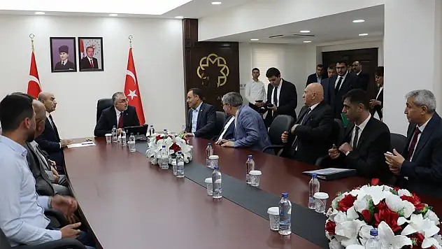 Bakan Işıkhan: Bugünkü Türkiye'nin harcında hükümetin 21 yıllık alın teri ve emeği var