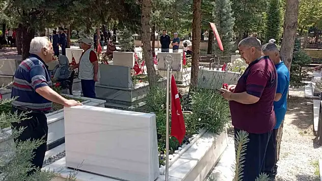 Konya'da mezarlıklarda bayram yoğunluğu