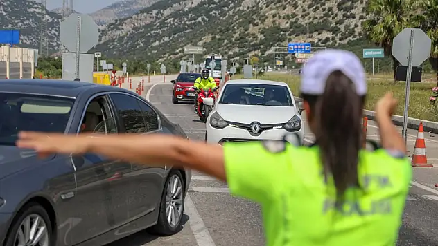 2 kilometrelik araç kuyruğu!