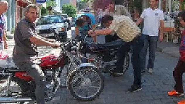 Hırsızın peşinden koştu motosikletini kurtardı