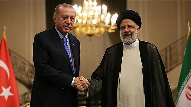 Cumhurbaşkanı Erdoğan, İran Cumhurbaşkanı Reisi'yle telefonda görüştü