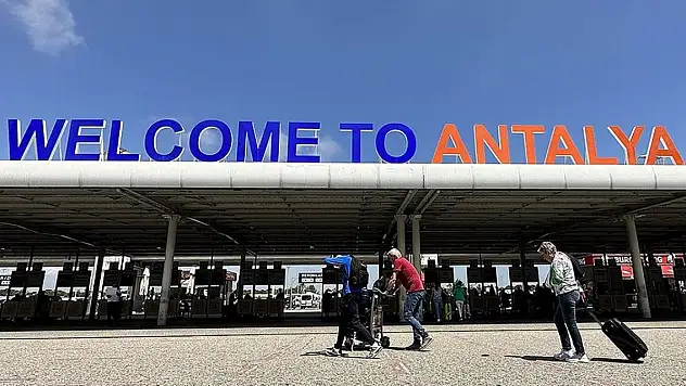 Antalya'ya turist akını! Listenin ilk sırasında o ülke var
