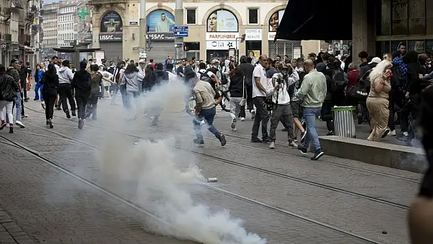 Fransa Adalet Bakanından çocukları protestolara karışan ebeveynlere tehdit