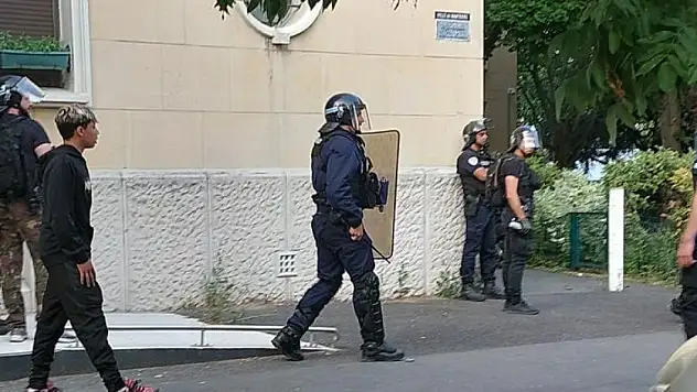 Fransa'daki olaya ilişkin ses kaydı çıktı: 'Kıpırdama yoksa kafana bir kurşun sıkarım'