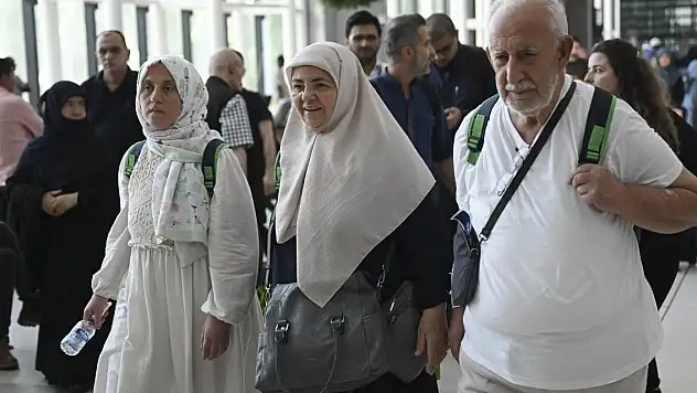 Hacıların yurda dönüşleri başladı