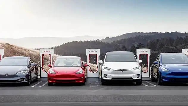 Tesla beklentileri altüst ederek 2023'te ne kadar araç sattığını açıkladı