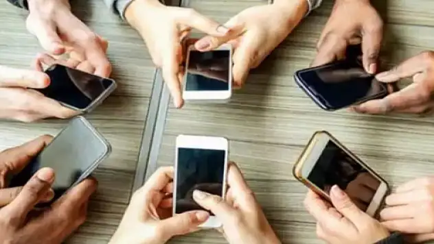 Avrupa ülkesinde sürpriz karar: Okulda yasaklandı!