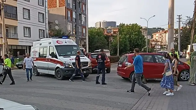 Trafik kazasında 1'i çocuk 5 yaralı