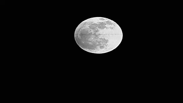 'Süper Ay' manzarasıyla büyüledi