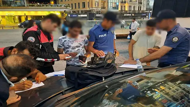 Yüzlerce kaçak göçmen!