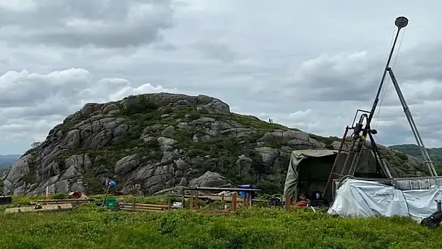 Elektrikli otomobillerin bataryası güvende: 100 yıl yetecek fosfat yatağı keşfedildi