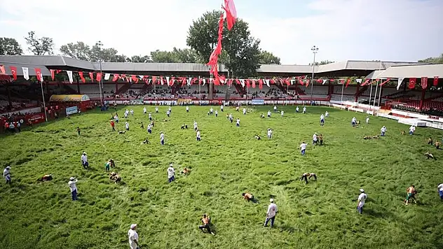 662. Tarihi Kırkpınar Yağlı Güreşleri, Edirne'de başladı