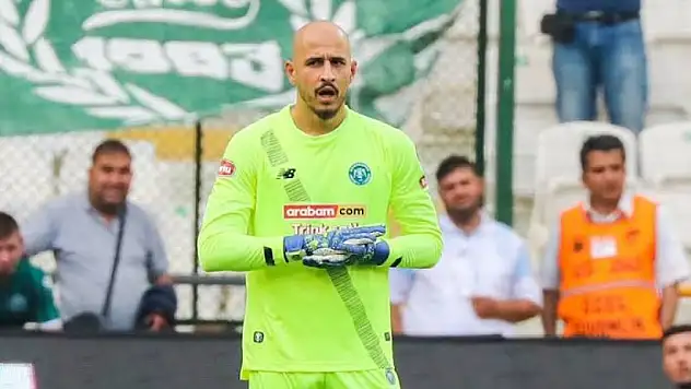 Sürpriz ayrılık!.  Konyaspor'da Erhan ile yollar ayrıldı