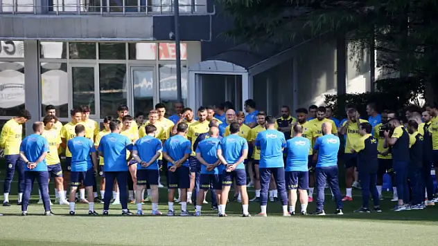 Fenerbahçe'nin kamp kadrosunu açılandı