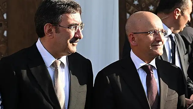 Cumhurbaşkanı Yardımcısı Yılmaz ve Bakan Şimşek Katar'a gidiyor