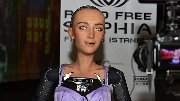 Vatandaşlığa kabul edilen ilk robot Türkiye'de