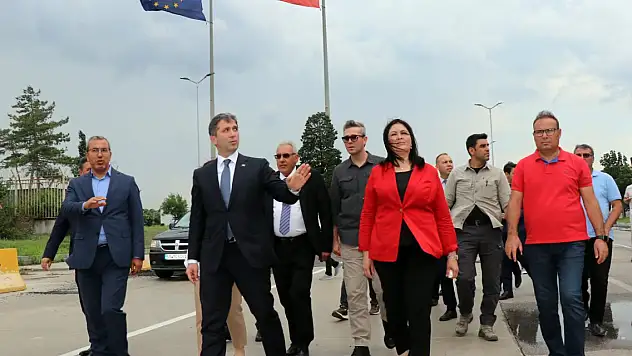 AK Parti'li Sırakaya: O vatandaşlarımızı gönüllü elçimiz olarak görüyoruz