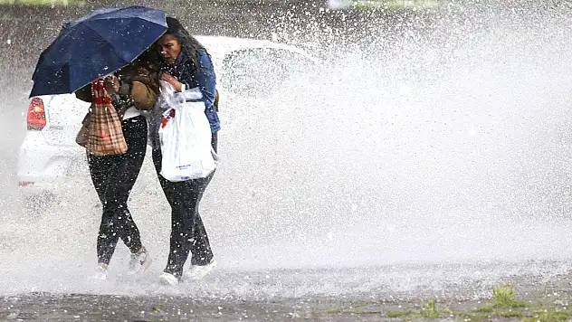 Meteoroloji sağanak yağış beklenen yerleri açıkladı