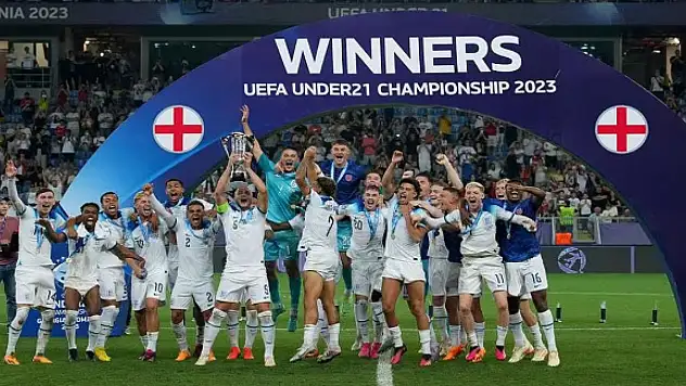 İspanya fırsatı tepki! Kupa 39 yıl sonra İngiltere'nin