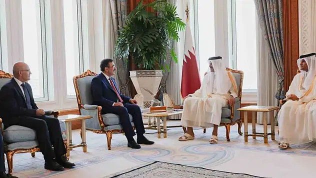 Cevdet Yılmaz ve Mehmet Şimşek'ten Katar'da kritik görüşme