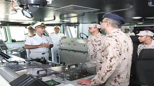 TCG Anadolu'ya sürpriz ziyaret