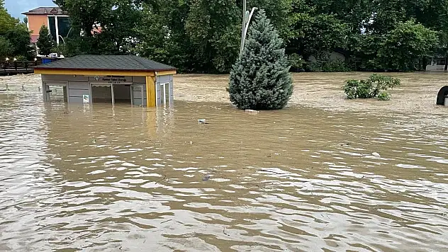Bakanlar sel bölgesine gidiyor