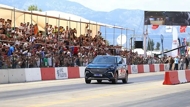 Türkiye'nin ilk yerli ve milli otomobili TOGG drag pistine çıktı