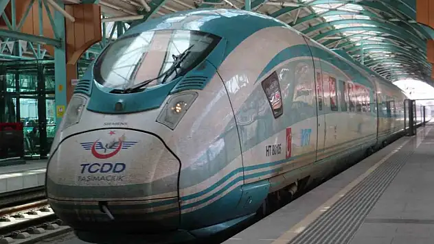 Âşık Veysel'in günlerce yürüdüğü yol, YHT ile 2 saate düştü