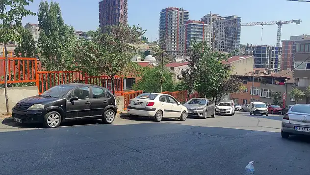 Sokak ortasında bıçaklanan adam öldü