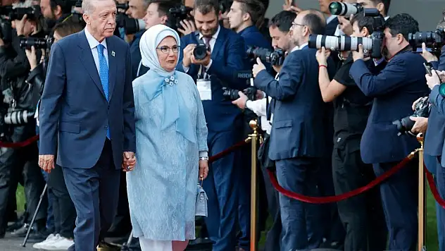 NATO liderleri ve eşleri akşam yemeğinde bir araya geldi