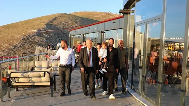 Milli futbolcu Çalhanoğlu, baba ocağında