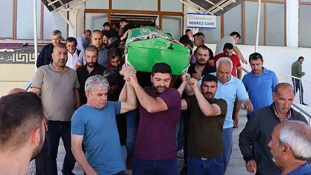 Sena doktor toprağa verildi