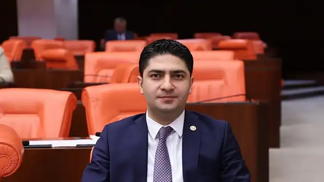 22 adet yazılı soru önergesi ile rekor kıran milletvekili