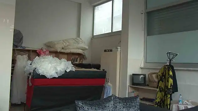 Depremzedeler için toplanan yardımları çaldılar