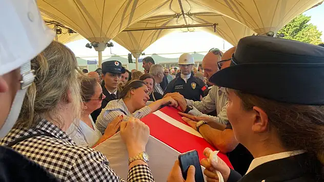 Şehit polis Alp Efe Bekit, son yolculuğuna uğurlandı