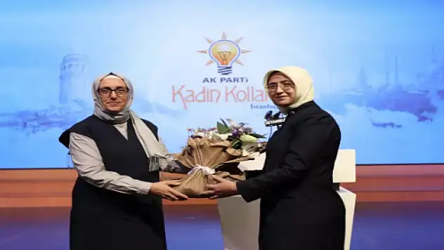 AK Parti İstanbul Kadın Kolları bayrak değişimi
