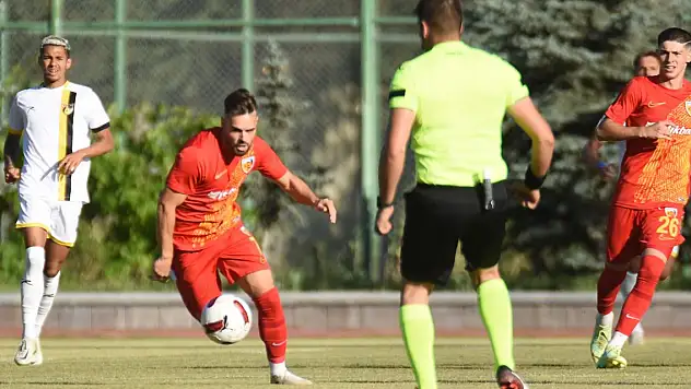 Kayserispor hazırlık maçında İstanbulspor'u 3-2 mağlup etti