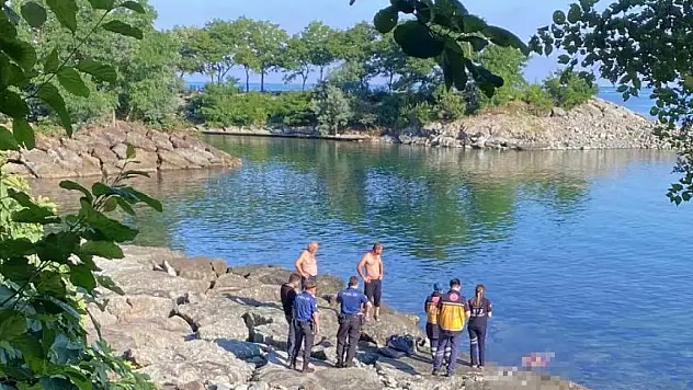 Rize'de denizde erkek cesedi bulundu