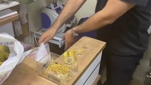 Kapalıçarşı'da ayarını düşürdükleri altınları piyasaya süren şüphelilere operasyon