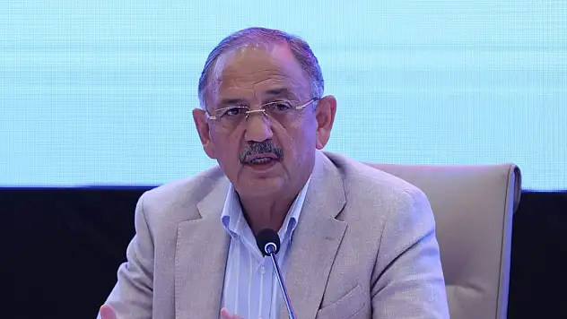 Bakan Özhaseki: Deprem bölgesine 50-60 bin çelik evi birkaç ay içinde kuracağız