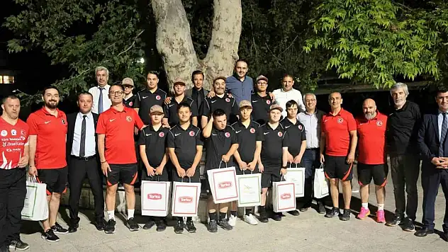 Down Sendromlu milliler Konya Şeker'de